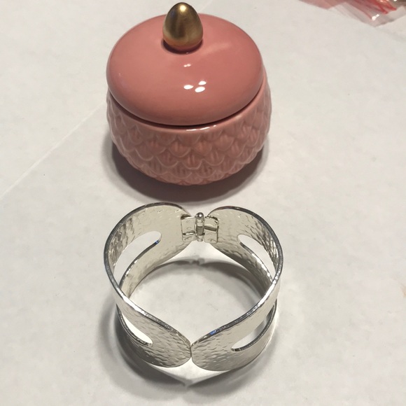 Beautiful silver-colored bracelet - Picture 2 of 4